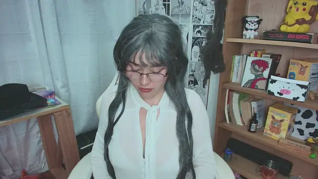 MitsuChan  online show from December 3, 3:25 am