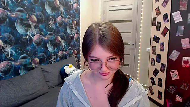 Snapshot of GinnyBlacky chatting on October 8, 4:15 pm GinnyBlacky online show from October 8, 4:15 pm