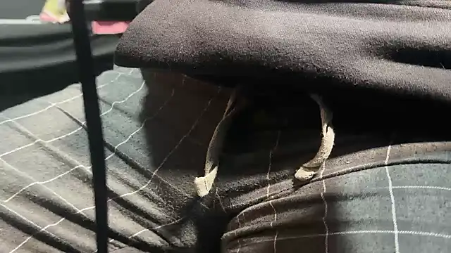 Snapshot of Max_965 chatting on December 3, 10:19 pm Max 965 online show from December 3, 10:19 pm