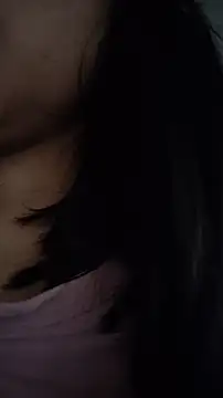 Elowyn online show from November 27, 7:05 pm