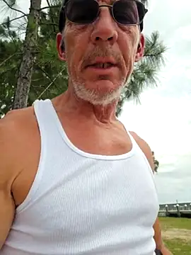 Snapshot of BigCokHawk chatting on May 27, 4:26 pm BigCokHawk online show from May 27, 4:26 pm