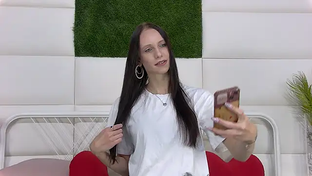 Snapshot of TaraHarris chatting on October 19, 8:26 am TaraHarris online show from October 19, 8:26 am
