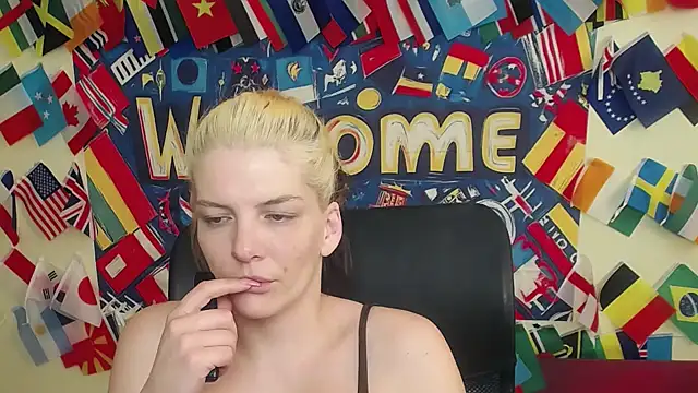 VanessaRey  online show from April 4, 4:55 am