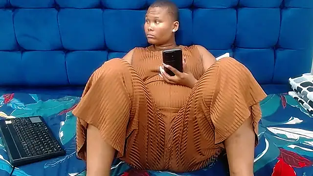 Snapshot of AriesCake chatting on February 8, 5:27 pm AriesCake online show from February 8, 5:27 pm