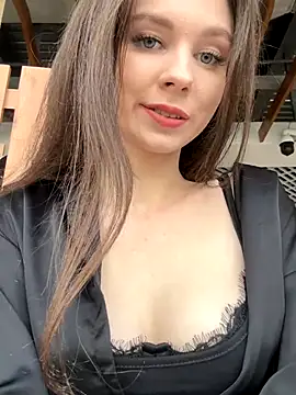 MilaBee online show from October 31, 8:59 am