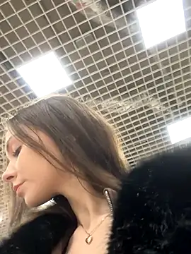 MilaBee online show from January 8, 10:28 am