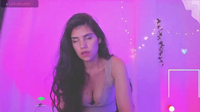 Gia Blair online show from May 13, 7:33 pm