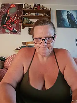 MissQueenBeex online show from July 20, 6:21 pm