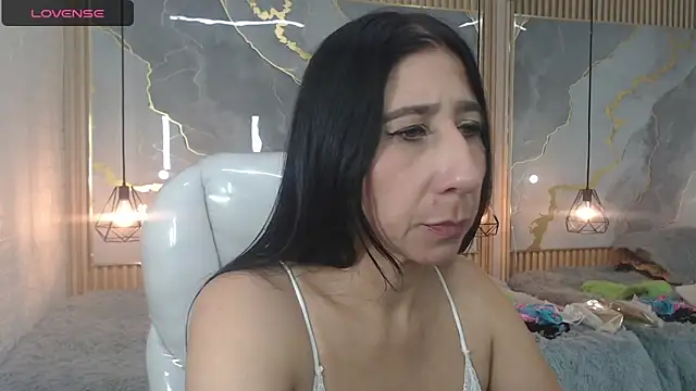 Snapshot of nei_girl chatting on October 26, 1:22 am nei girl online show from October 26, 1:22 am