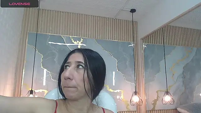 Snapshot of nei_girl chatting on November 7, 11:43 am nei girl online show from November 7, 11:43 am