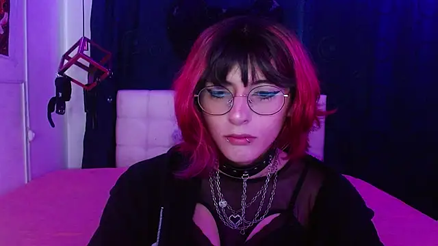 goth minerva online show from October 22, 1:33 pm