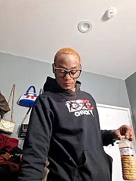 Snapshot of ItsBarbieBitcxxxx69 chatting on October 17, 2:48 am ItsBarbieBitcxxxx69 online show from October 17, 2:48 am