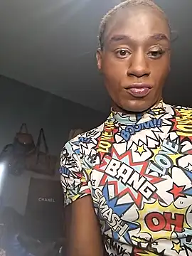 Snapshot of ItsBarbieBitcxxxx69 chatting on November 5, 8:03 am ItsBarbieBitcxxxx69 online show from November 5, 8:03 am