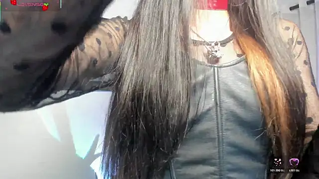 Snapshot of Laila_Angels chatting on May 14, 2:18 am Laila Angels online show from May 14, 2:18 am