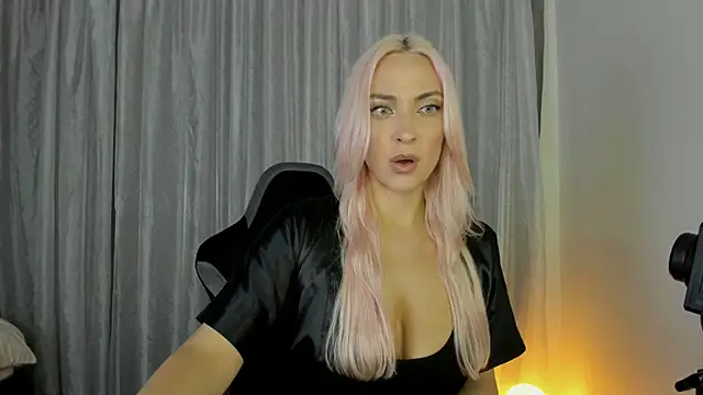  Miss Valentina  online show from April 22, 4:52 pm