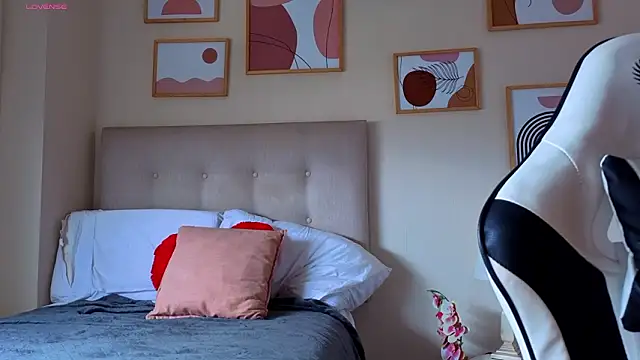 Almiboys online show from March 26, 6:35 pm