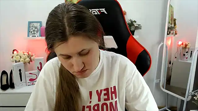 Lucky Lana online show from March 1, 3:19 am