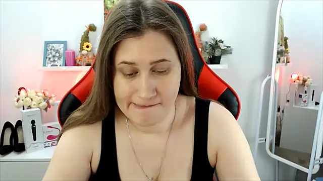 Lucky Lana online show from March 12, 3:45 am