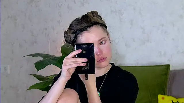 AshleyD  online show from December 2, 2:17 am