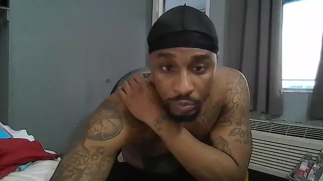 Snapshot of Stressreliev3r chatting on March 22, 12:49 am Stressreliev3r online show from March 22, 12:49 am