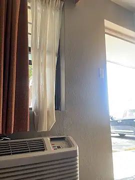 Snapshot of Stressreliev3r chatting on March 25, 5:08 pm Stressreliev3r online show from March 25, 5:08 pm