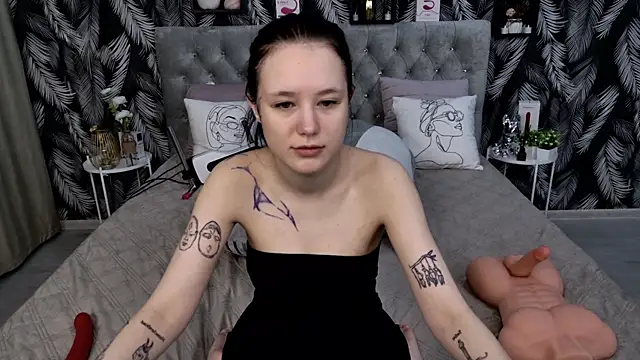 CarolineTenders online show from November 27, 1:07 am