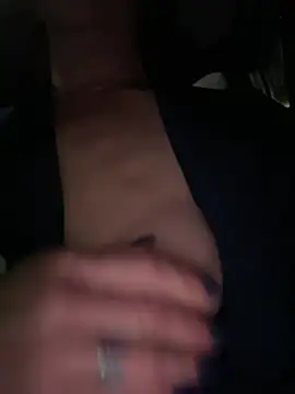 Snapshot of Lilbeezie81 chatting on February 2, 3:27 am Lilbeezie81 online show from February 2, 3:27 am