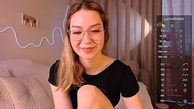 Lilo Sims online show from November 11, 3:28 am