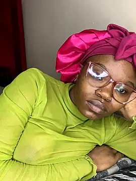 YummyMelanin117 online show from November 17, 8:14 pm