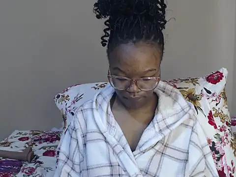 YummyMelanin117 online show from March 20, 12:54 pm