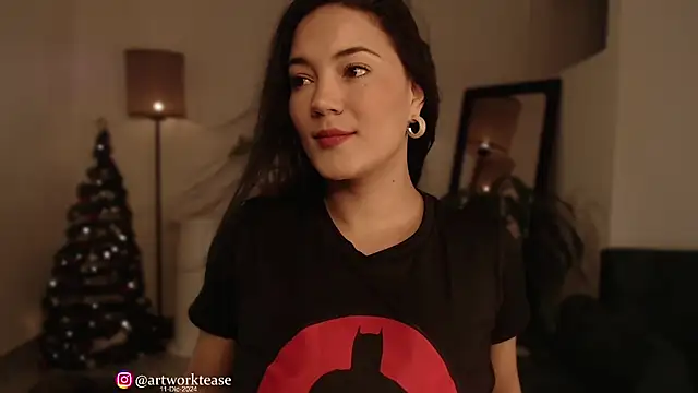 Artworktease online show from December 11, 6:09 pm