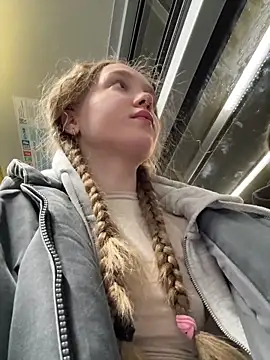 bambi lu online show from March 18, 6:22 pm