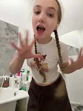 bambi lu online show from March 25, 6:47 pm