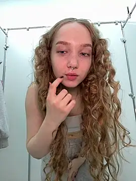 Snapshot of bambi_lu chatting on May 6, 4:45 pm bambi lu online show from May 6, 4:45 pm