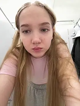 Snapshot of bambi_lu chatting on May 21, 5:42 pm bambi lu online show from May 21, 5:42 pm
