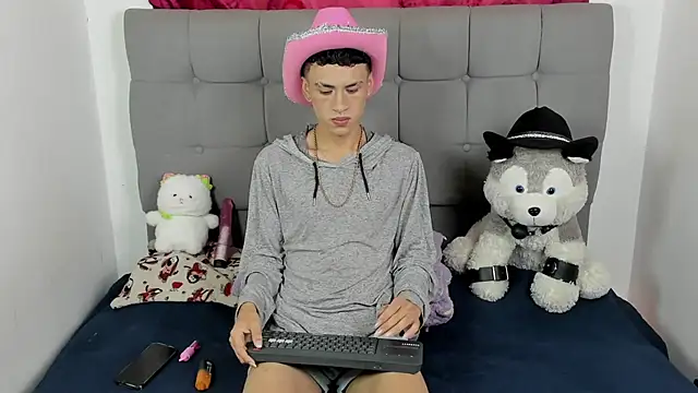 jeims hotboy online show from July 4, 12:33 pm