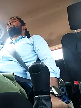 Snapshot of UAjit chatting on November 13, 8:24 am UAjit online show from November 13, 8:24 am