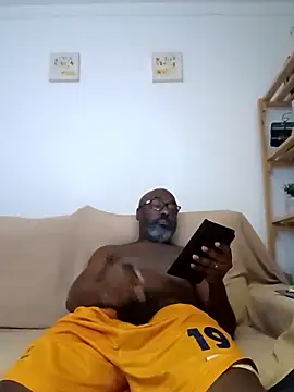 Snapshot of Bigmaumau54 chatting on September 21, 3:08 am Bigmaumau54 online show from September 21, 3:08 am