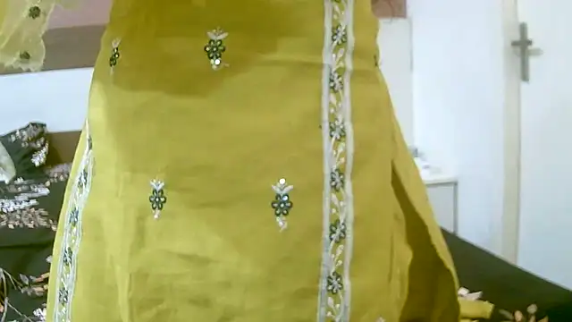 Snapshot of ragini_m_m_s chatting on September 22, 2:57 am ragini m m s online show from September 22, 2:57 am