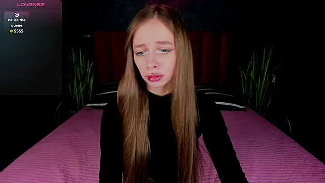 Amy Waynee online show from November 23, 4:18 pm