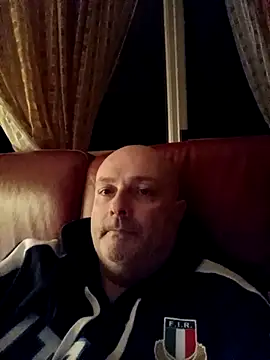 Alexis Bull online show from February 18, 11:33 pm