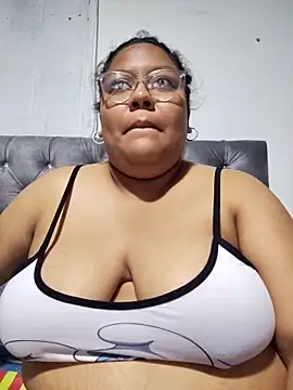 Snapshot of sheila_ro chatting on April 25, 4:59 am sheila ro online show from April 25, 4:59 am