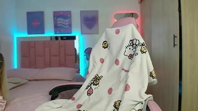 lunesweet online show from September 27, 9:20 pm