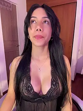 ArianaReynoldss online show from July 16, 10:10 am