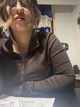 emma  bell  online show from April 5, 6:10 am