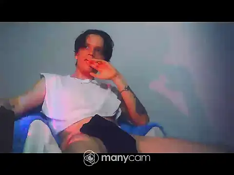 Snapshot of santihot089 chatting on October 18, 3:09 am santihot089 online show from October 18, 3:09 am