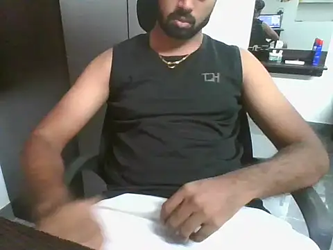 lovelyakash69 online show from March 11, 6:30 am