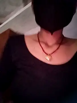 Snapshot of Soniy-Maax chatting on September 12, 7:52 am Soniy-Maax online show from September 12, 7:52 am