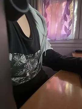 Snapshot of tipetto06 chatting on March 19, 3:40 pm tipetto06 online show from March 19, 3:40 pm