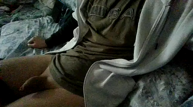 Snapshot of tipetto06 chatting on March 21, 10:39 am tipetto06 online show from March 21, 10:39 am